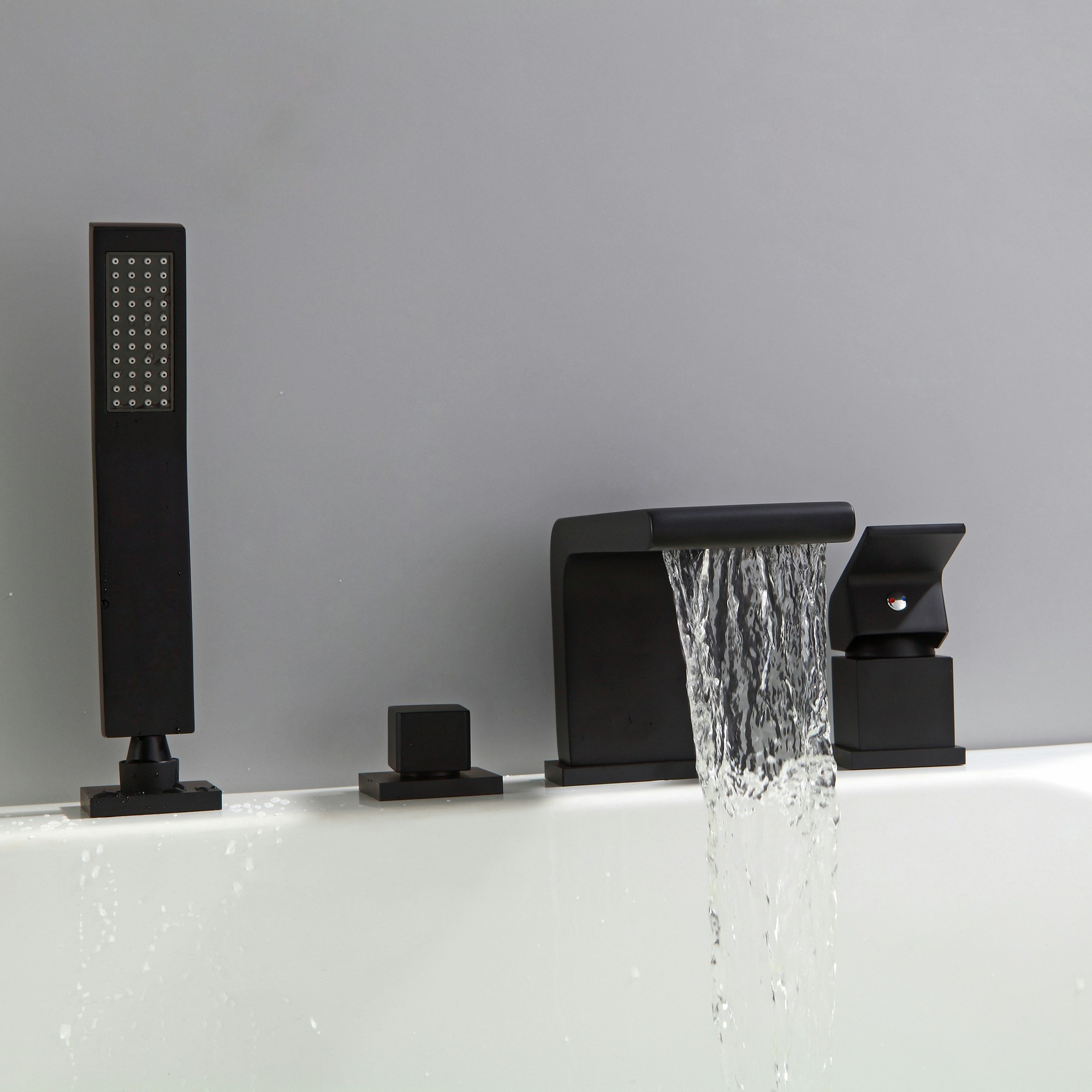robinet mitigeur design en noir pour montage sur bord de baignoire 4 trous 6080b